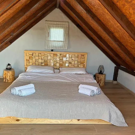 Mrdina House * كالي