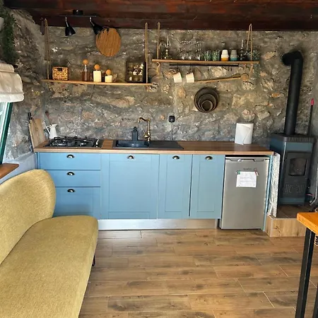 Mrdina House * كالي