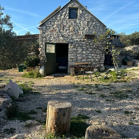 Mrdina House * كالي