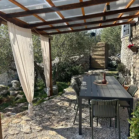Mrdina House