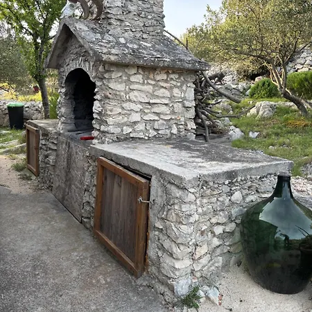 Mrdina House