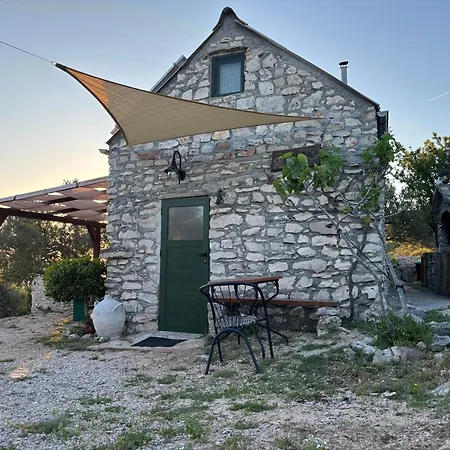 Mrdina House * Kali